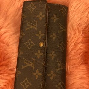 Louis Vuitton wallet (used)